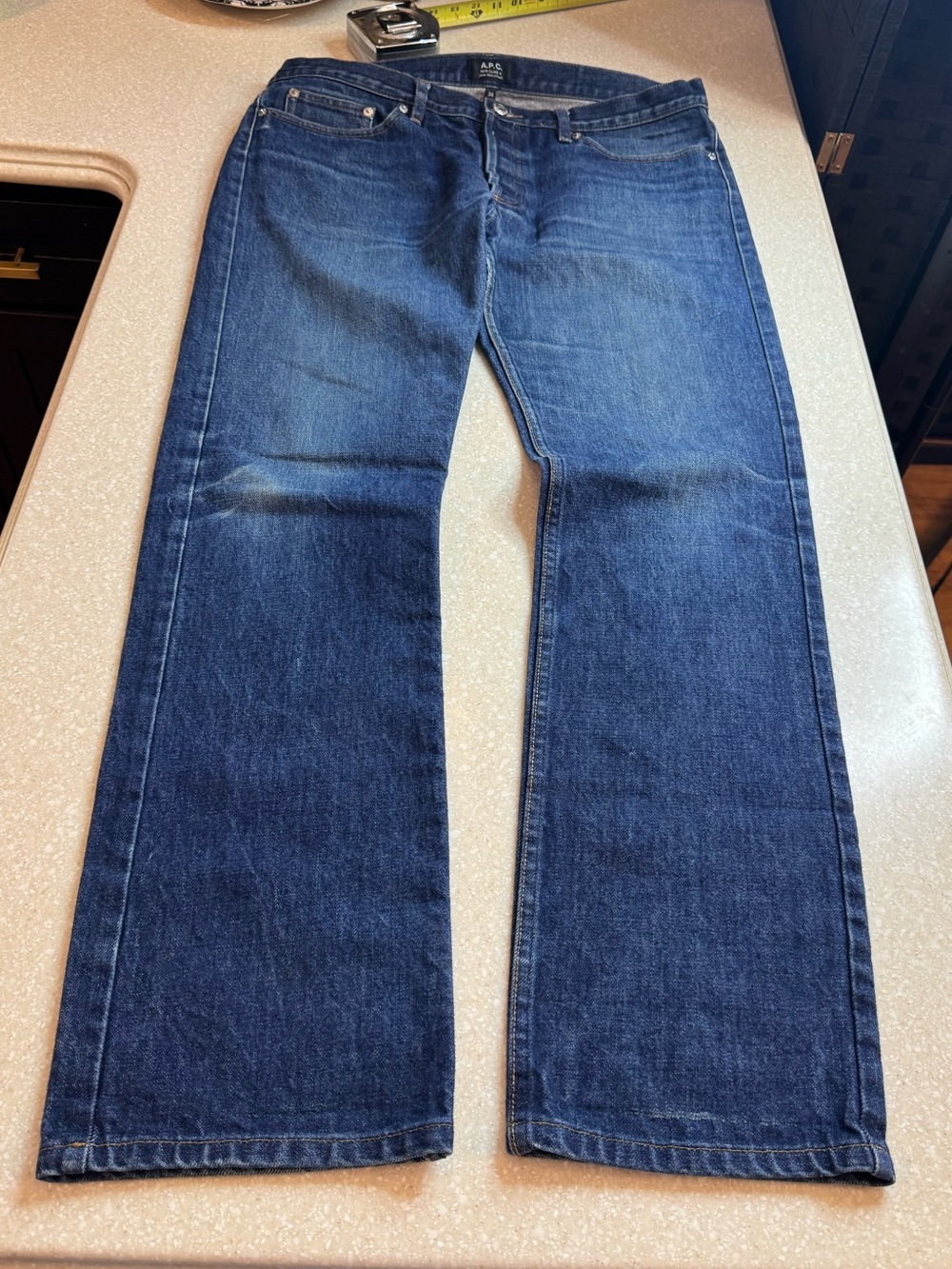 A.P.C. Men's Dark Blue Straight-Leg Jeans 34/30
